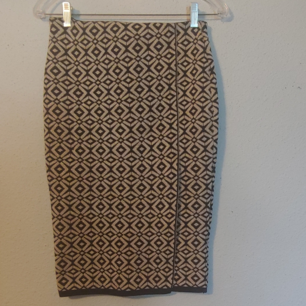 A'Gaci ladies Skirt - Picture 1 of 3